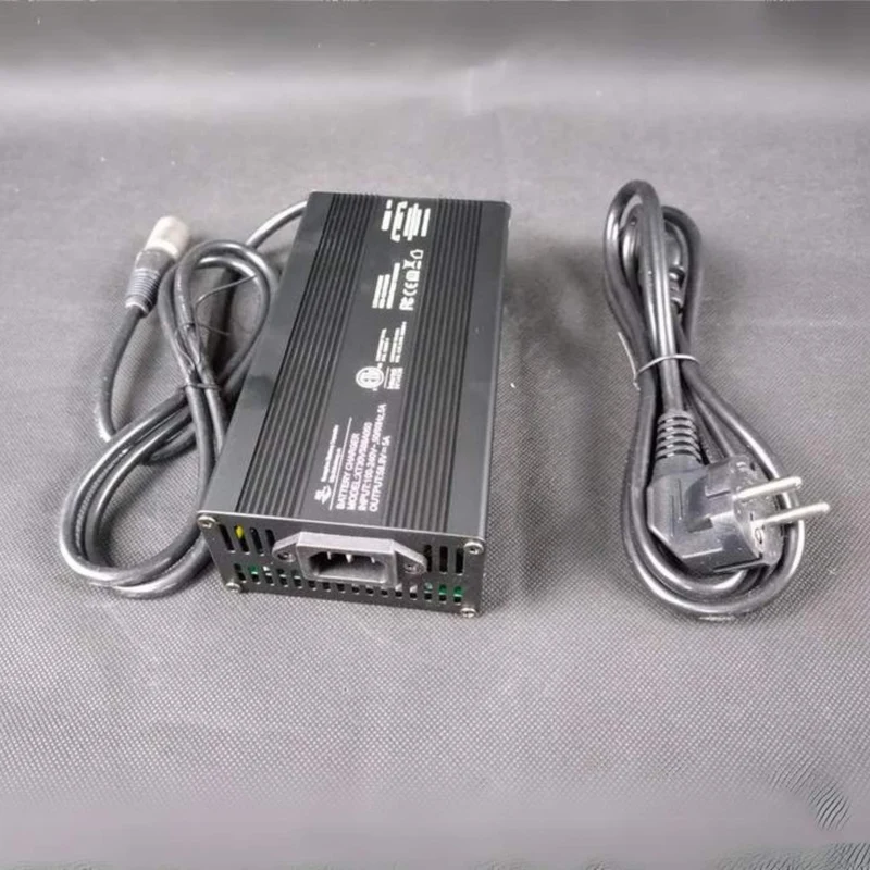 WANDLER L/E, K/E eScooter - Schnellladegerät 5A für Lithium Akku 52V