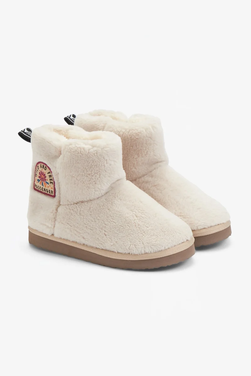 Hideaway Hut Slipper