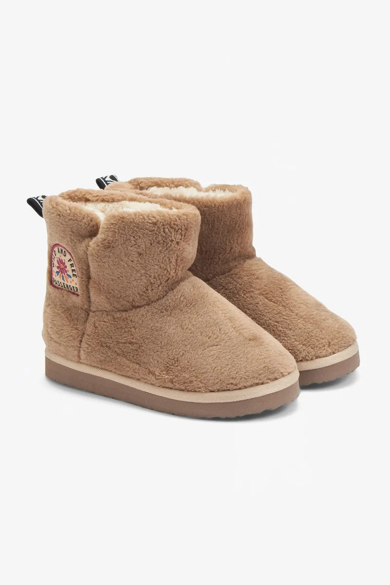 Hideaway Hut Slipper