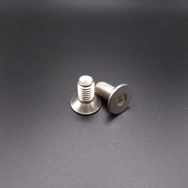 WANDLER Schraube M8x16 für Gepäckträger