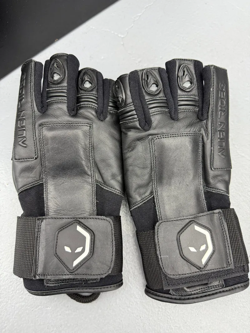 Alien Half Finger Gloves with Wrist Protector