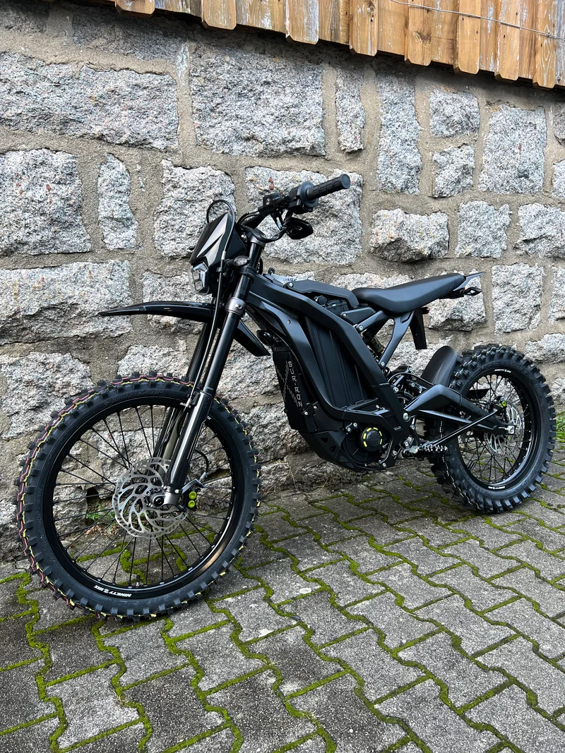 SUR-RON Light Bee L1e X All Black Edition