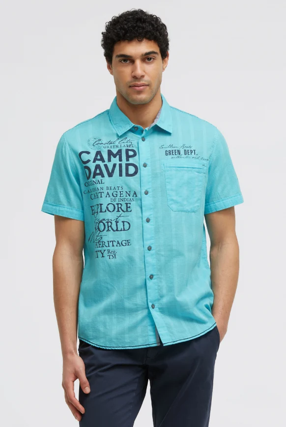 CAMP DAVID Kurzarmhemd mit Webstruktur und Logo Prints