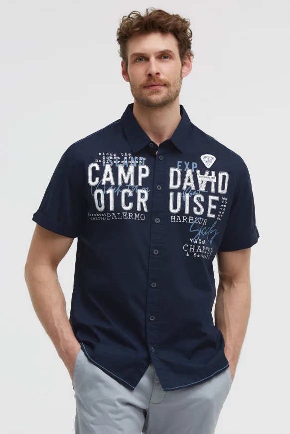 CAMP DAVID Leichtes Kurzarmhemd mit Logo Artwork