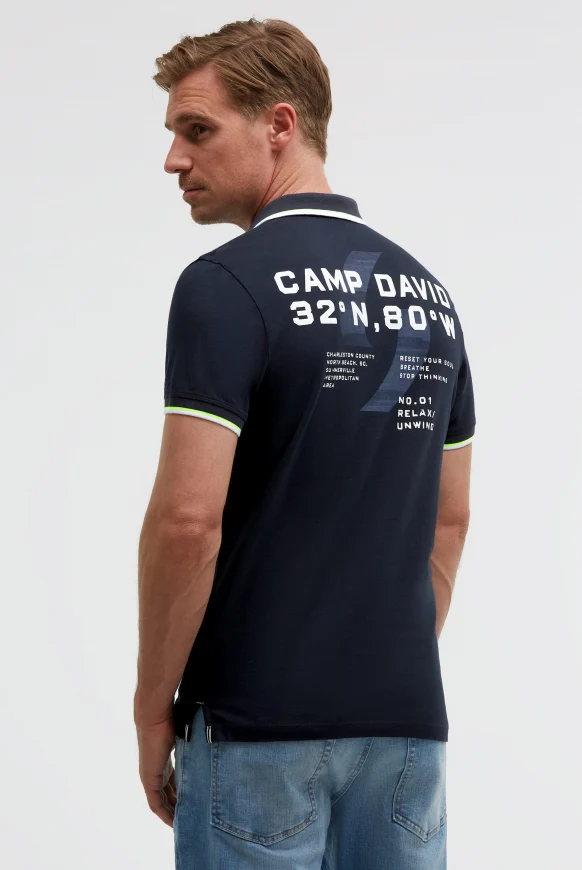 CAMP DAVID Kurzarmpolo mit Rücken-Print