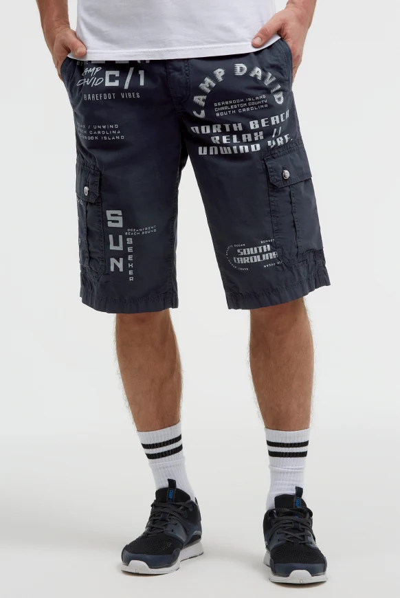 CAMP DAVID Cargo Shorts mit vielen Label Prints