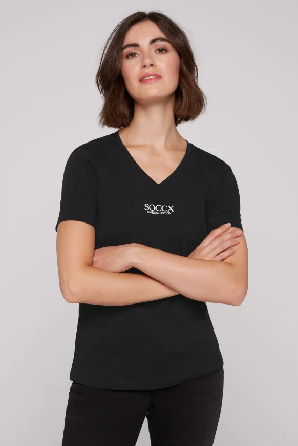 SOCCX Basic T-Shirt mit V-Ausschnitt und Logo