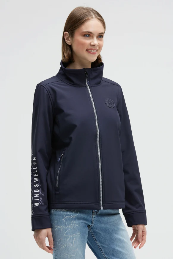 SOCCX Softshelljacke mit Ärmelprint und Stickereien