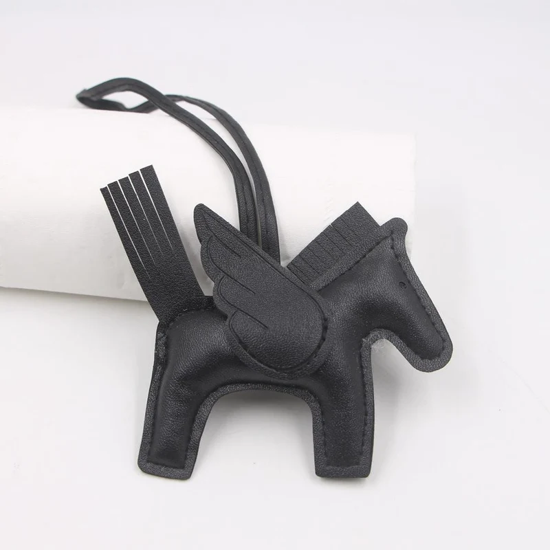 Hot Classic Wing Pony Bag Anhänger Dekorative Accessoires Auto Schlüsselanhänger Anhänger Hochwertige Lederproduktion Tassel winged horse