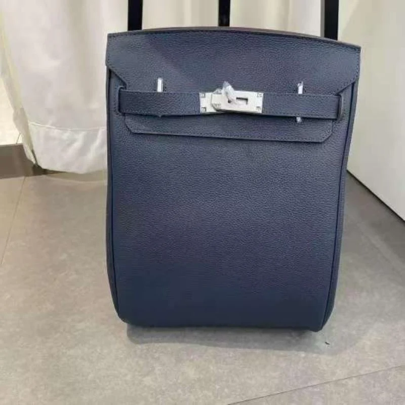 2025 neue Unisex Top Layer Rindsleder Brusttasche Umhängetasche aus echtem Leder Rucksack mit Schloss hängende Dekoration 26x10x36CM+silver buckle