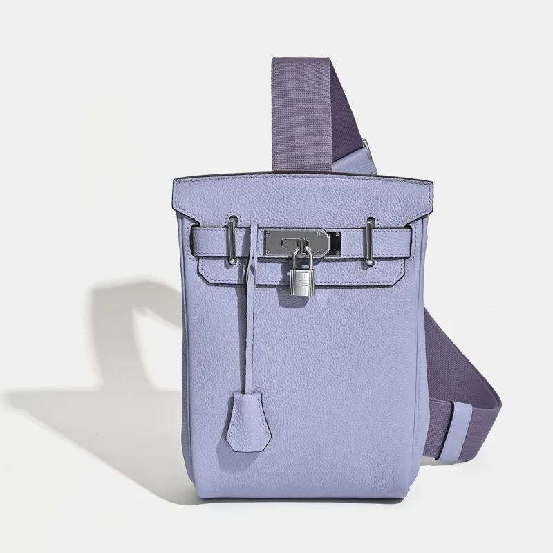 2025 neue Unisex Top Layer Rindsleder Brusttasche Umhängetasche aus echtem Leder Rucksack mit Schloss hängende Dekoration 17 x 8 x 27CM+silver buckle violett
